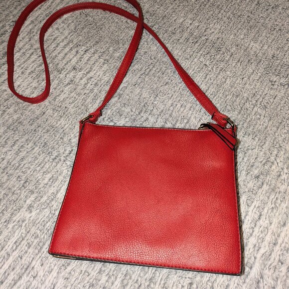 Kenneth Cole Reaction Red Pebbled Leather Crossbody Shoulder Bag - Picture 3 of 5